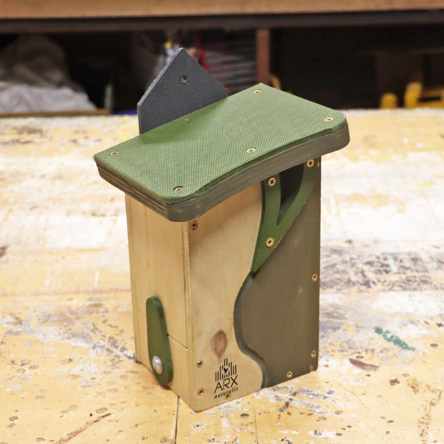 'Curve' Cavity Bird Nester